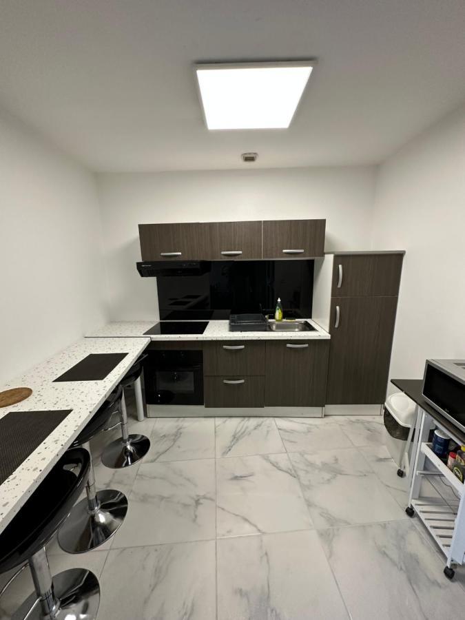 Appartement Meuble Proche Du Futuroscope Poitiers Zewnętrze zdjęcie